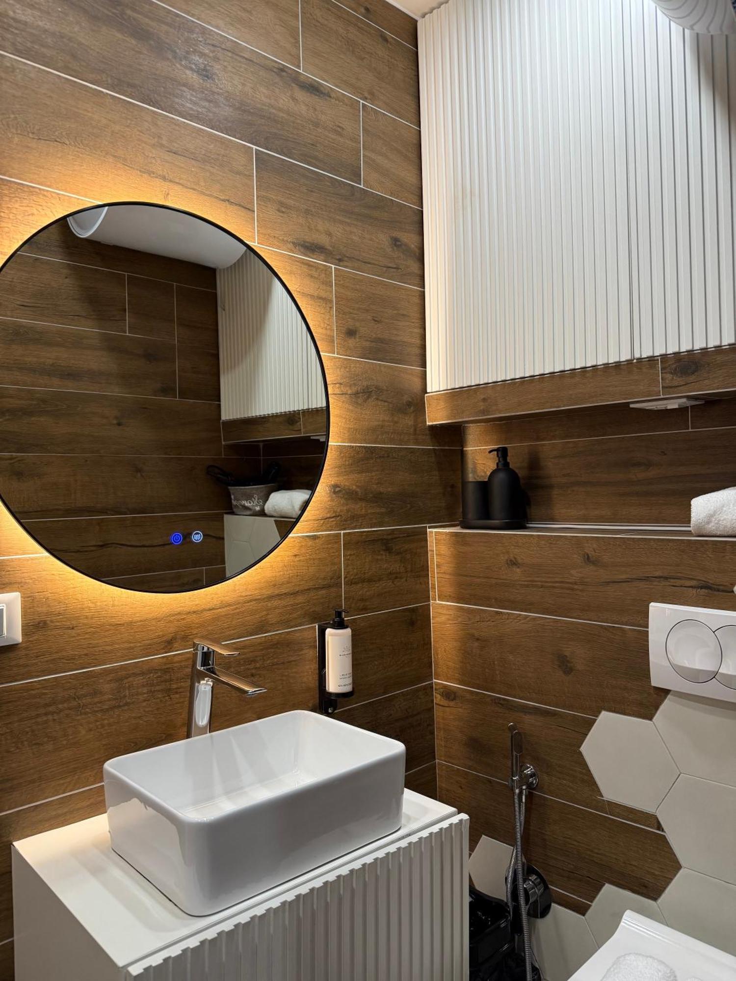 4Seasonsgea , Studio Apartment In Heart Of Tiranë Eksteriør bilde